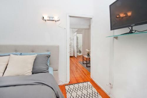 Central Two Bedroom Apartment In Times Square