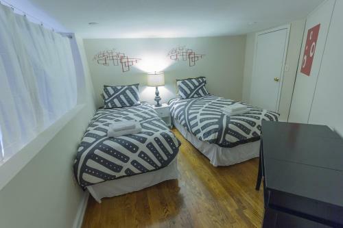 Studio Plus - Midtown Spacious Apartment