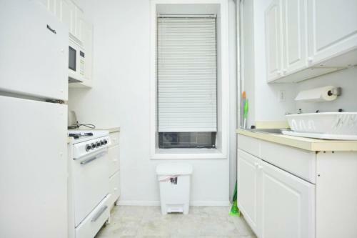 329 East Apartment #232459 Apts