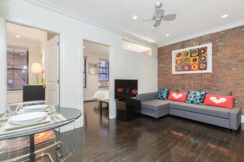 Midtown West 2 Bedroom Apartment