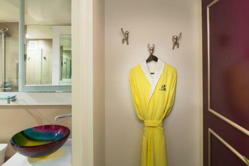 Staypineapple, An Artful Hotel New York