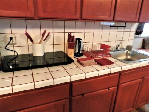 Apartamento New Charming 2 Bedrooms Unit Close To Everything