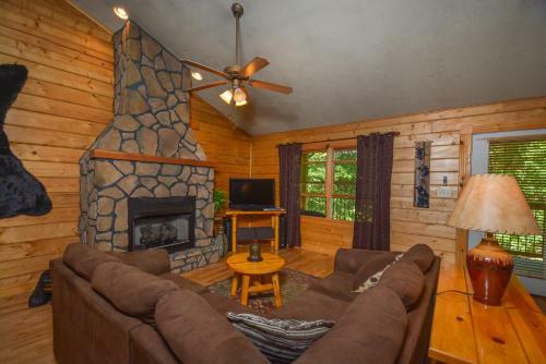 Bear Paws Two-bedroom Cabin