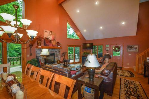 American Pride Five-bedroom Holiday Home