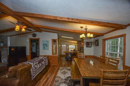 Knotty Pines Three-bedroom Holiday Home