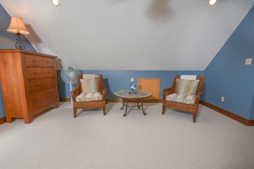 Schmidt Lodge Three-bedroom Holiday Home