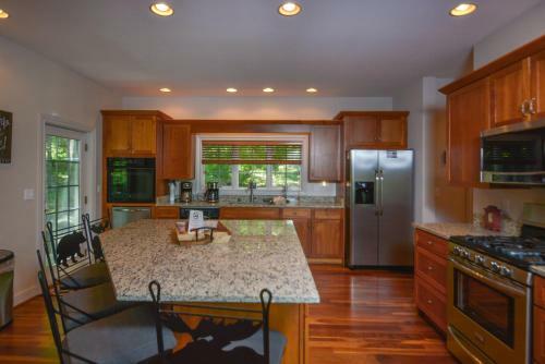 Friday's Escape Seven-bedroom Holiday Home