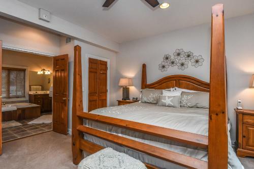 Friday's Escape Seven-bedroom Holiday Home