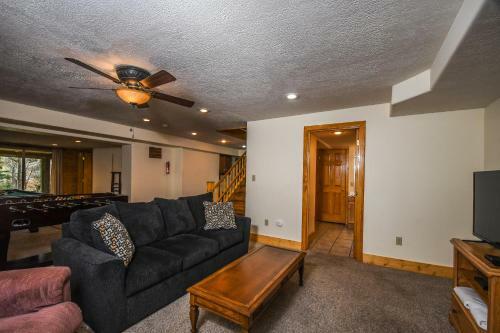 Happy Trails Three-bedroom Holiday Home