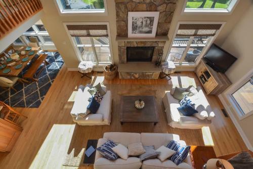 Heavenly Grove Five-bedroom Holiday Home