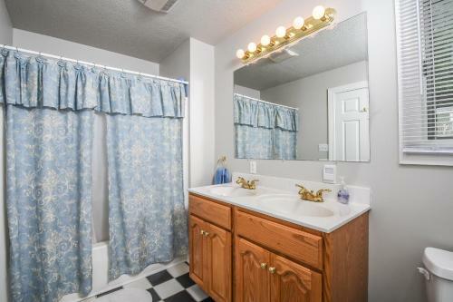 Take-a-break Three-bedroom Holiday Home