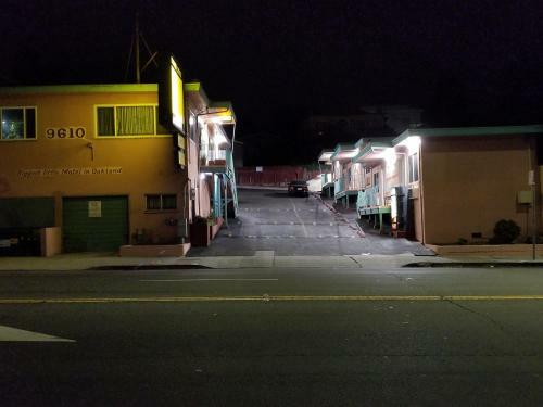 Posada Travis Lodge Motel 16