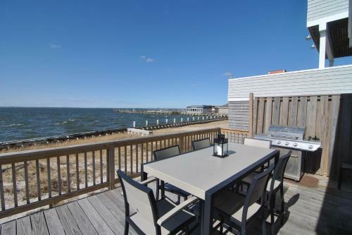 77 Bay View Walk