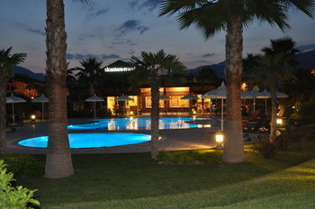 Residencia Alcantara Resort