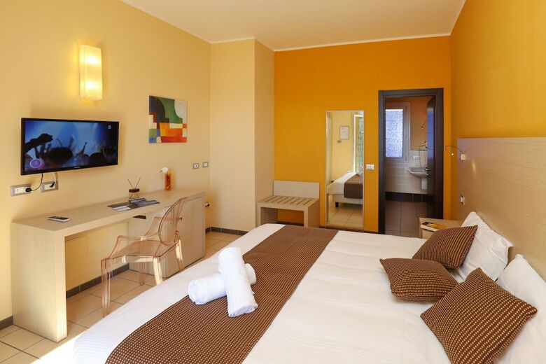 Janus Hotel