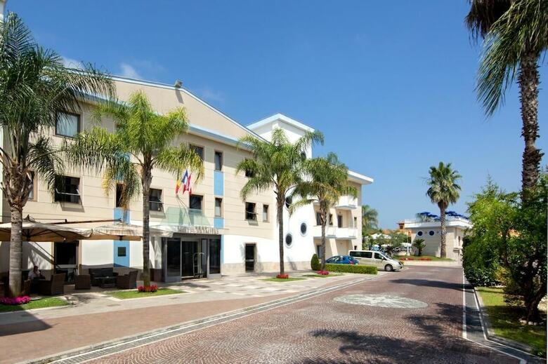 Hotel Premi�re
