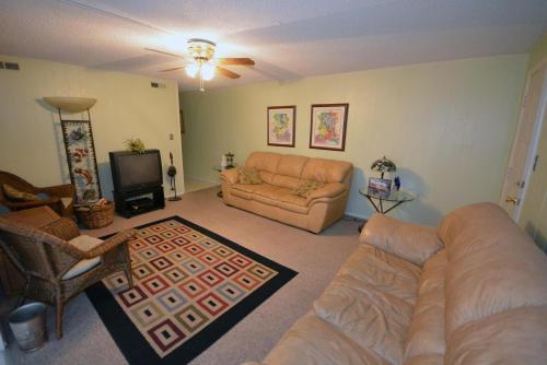 Apartamento Aronimink IV 7b Condo