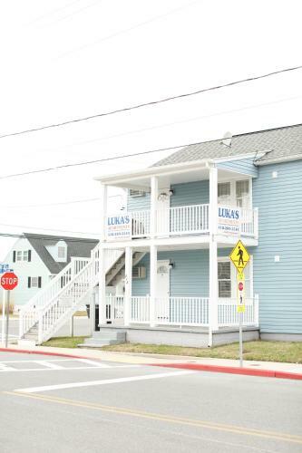 Lukas Apartments