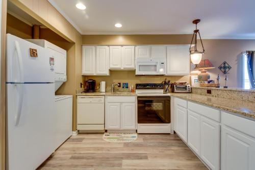 Spacious Beach Block Condo