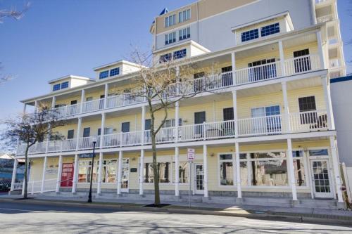 Boards Edge 103 Townhouse