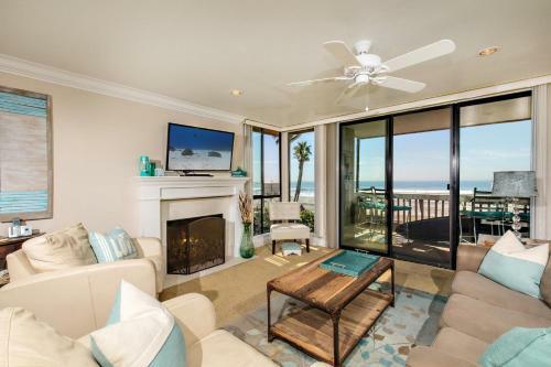 A22 Spectacular Seashore Cottage
