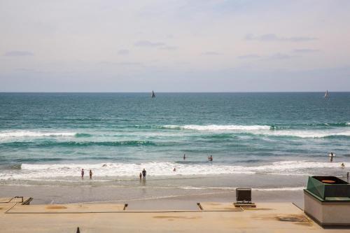 D213 Surf 'n Sand