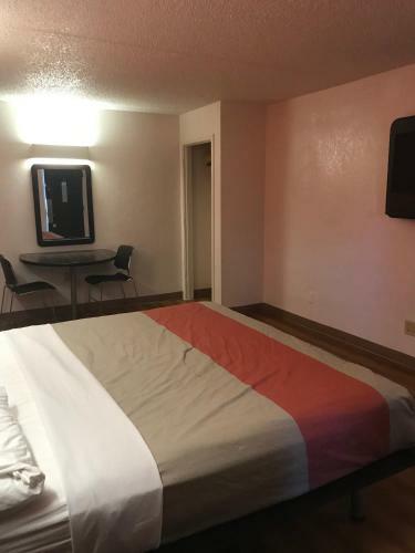 Motel Sooner Inn And Suites