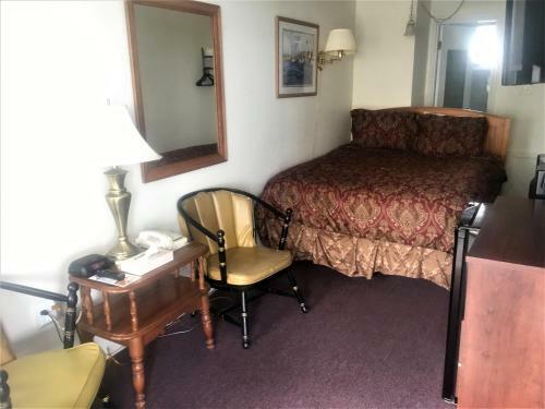 Sandpiper Beachfront Motel