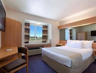 Hotel Microtel Inn & Suites