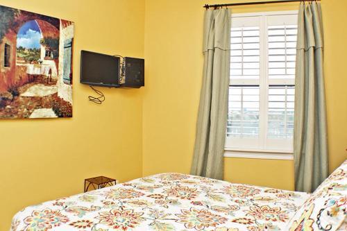 Grand Pointe 505 Apartment