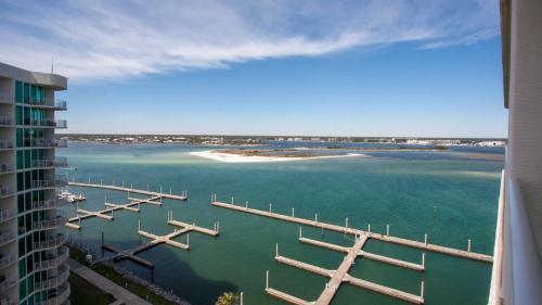 Crc1116 - Sophisticated Beach Two-bedroom Apartment