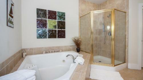 Crcph03 - Immaculate Penthouse Three-bedroom Apartment
