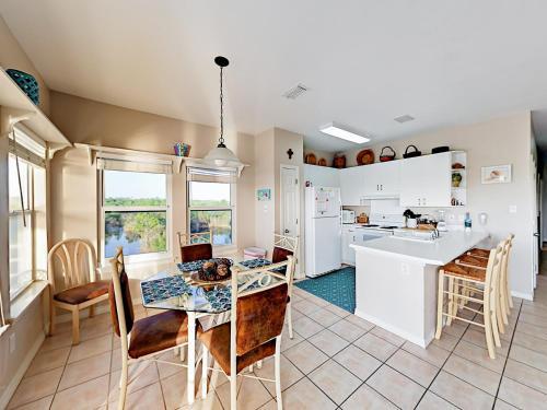Apartamento 24101 Perdido Beach Blvd Condo Unit 305a