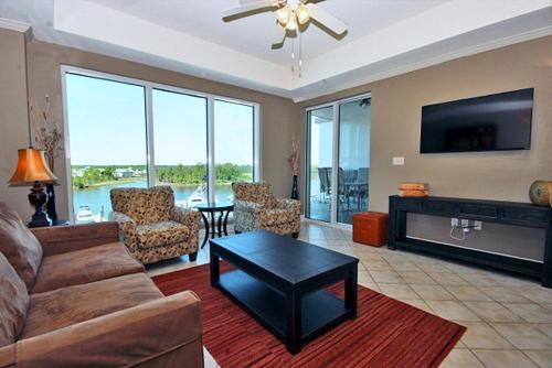 Wharf 412 Apartment