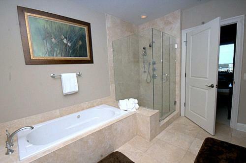 Wharf 812 Apartment