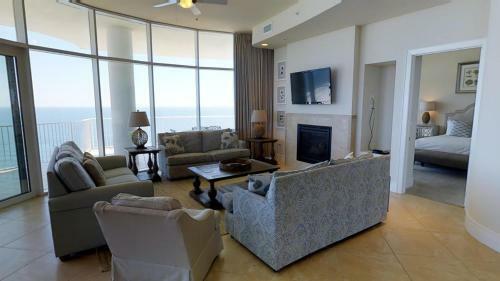 Turquoise Place C2801