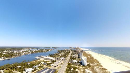 Turquoise Place C2801