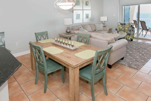 Admirals Quarters Ph1504