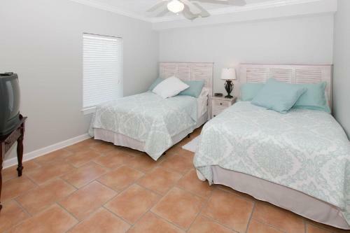 Admirals Quarters Ph1504