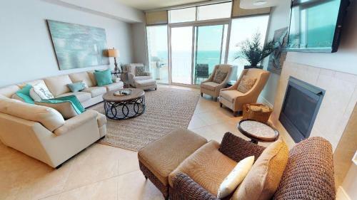 Turquoise Place D1107