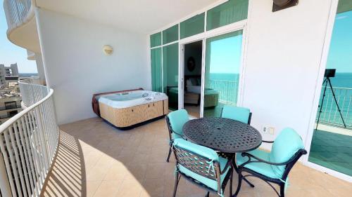 Turquoise Place D1107