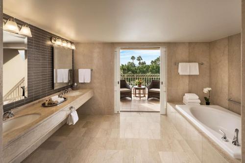 Hotel Phoenician