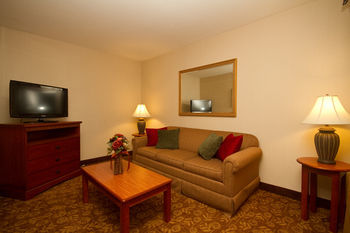 Hotel Tropicana Inn & Suites