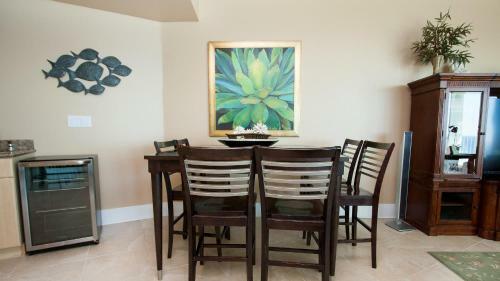 Crc1210 - Traditional Four-bedroom Apartment