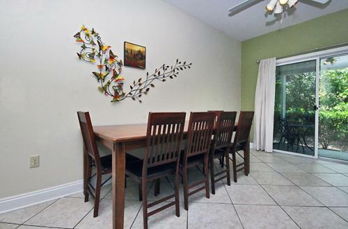 Nancy Lane 6 Apartment