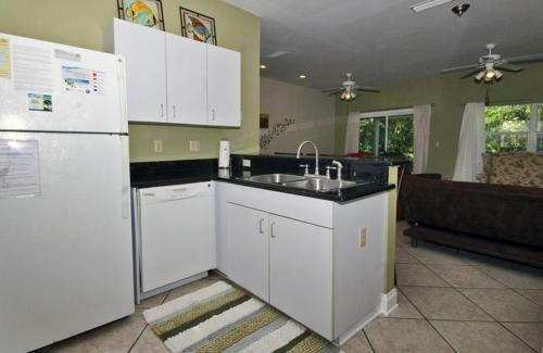 Nancy Lane 6 Apartment