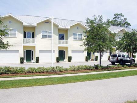 Nancy Lane 6 Apartment