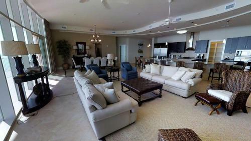 Turquoise Place C3003