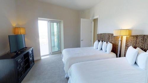 Turquoise Place C1501