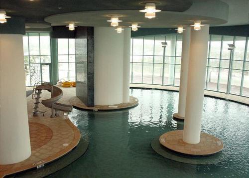 Turquoise Place Unit 1008d